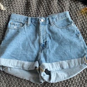 Super cute mom jean shorts!!